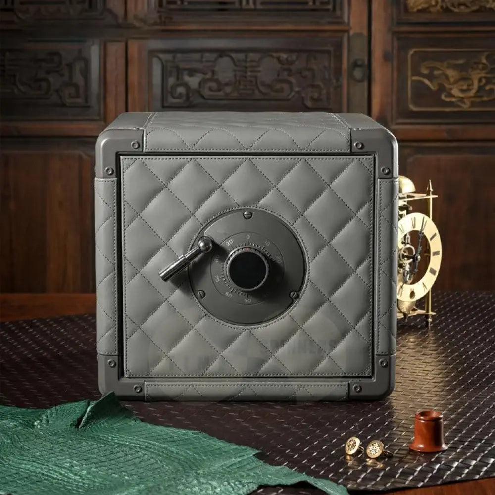 The Cube - Intelligent Watch Winder Safe
